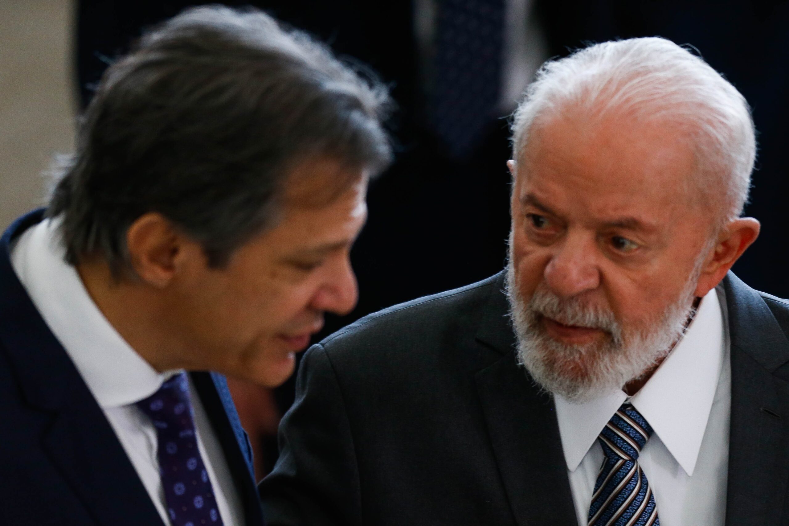 por-que-o-governo-pode-precisar-de-novo-congelamento-nas-contas-—-e-como-o-cenario-fiscal-afeta-o-dolar