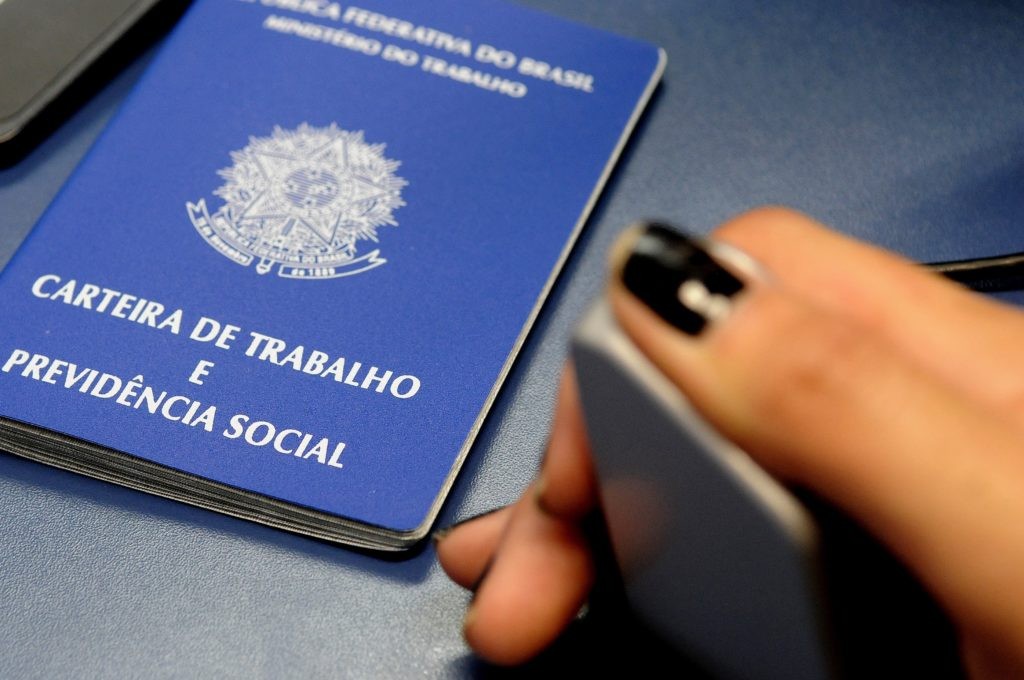 desemprego-cai-em-15-estados-no-2o-trimestre-de-2024,-diz-ibge
