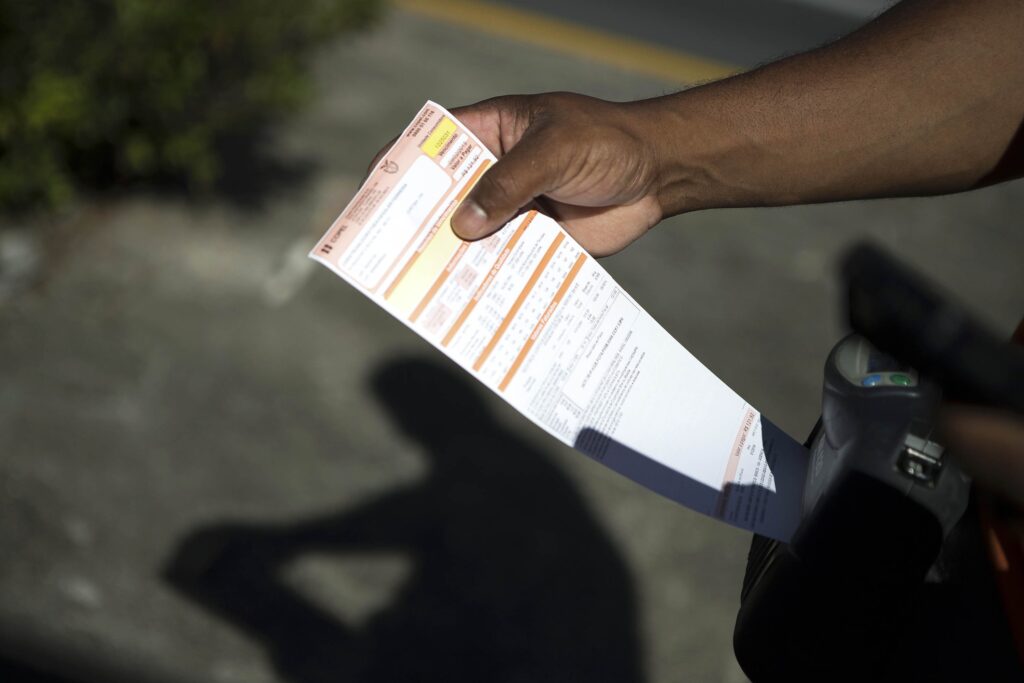 com-aumento-das-chuvas,-aneel-anuncia-reducao-da-bandeira-vermelha-para-amarela-em-novembro