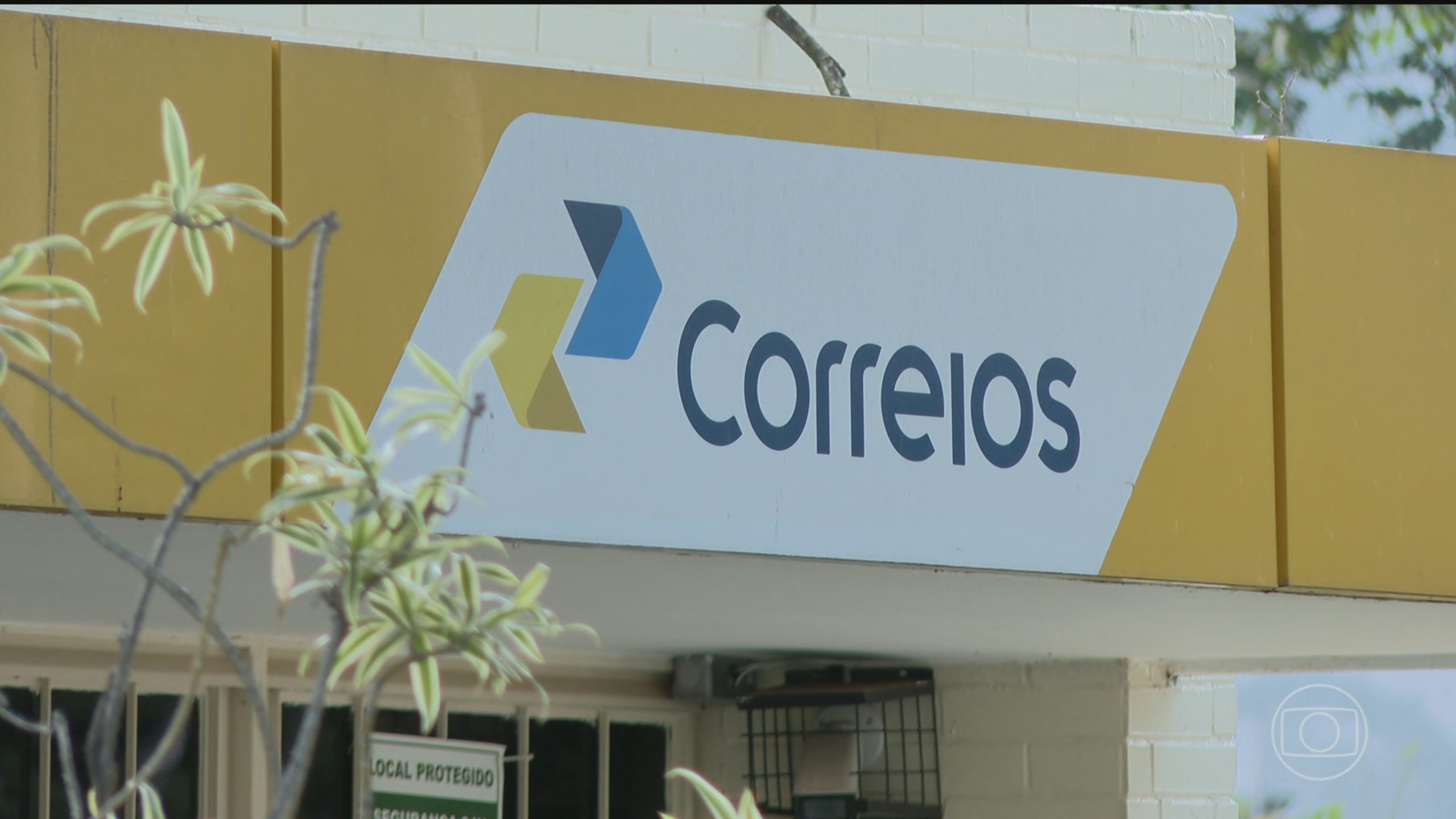 para-enfrentar-rombo-financeiro,-governo-autoriza-correios-a-vender-seguros,-titulos-de-capitalizacao-e-a-atuar-no-mercado-de-telefonia
