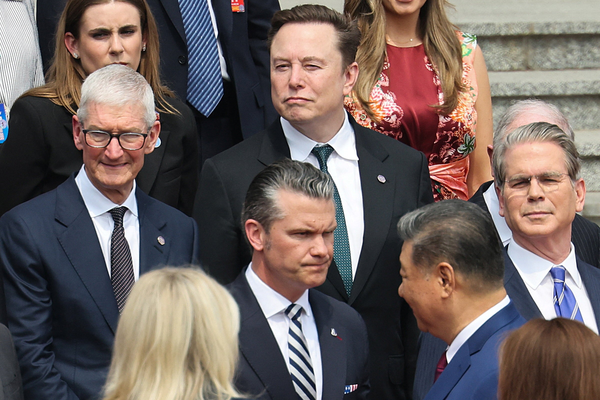 musk,-tim-cook-e-outros-bilionarios-da-tecnologia-participam-de-encontro-entre-trump-e-xi-jinping