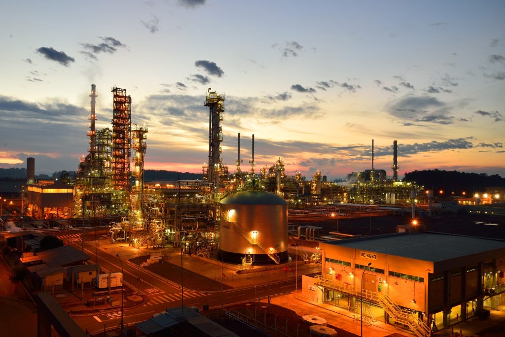 petrobras-preve-r$-17,6-bilhoes-para-a-replan-e-anuncia-producao-de-combustivel-de-aviacao-em-2026