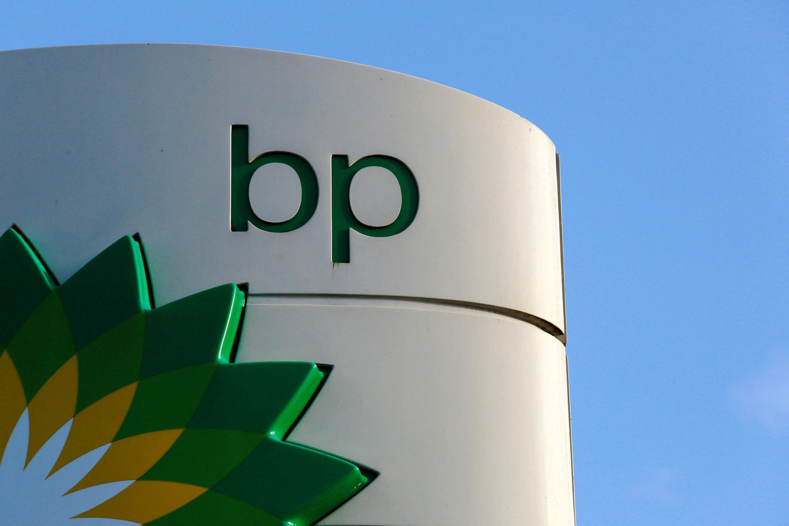 gigante-global-de-energia,-bp-demite-presidente-do-conselho-apos-problemas-de-gestao-e-conduta