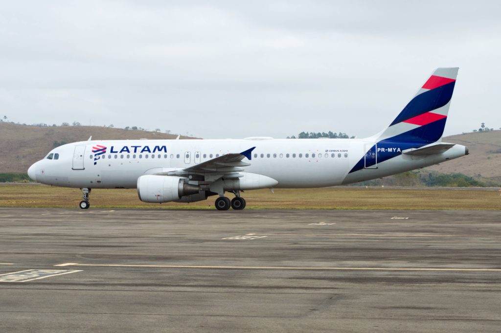 latam-reduz-oferta-de-voos-em-junho-e-julho-apos-alta-do-combustivel,-diz-ceo