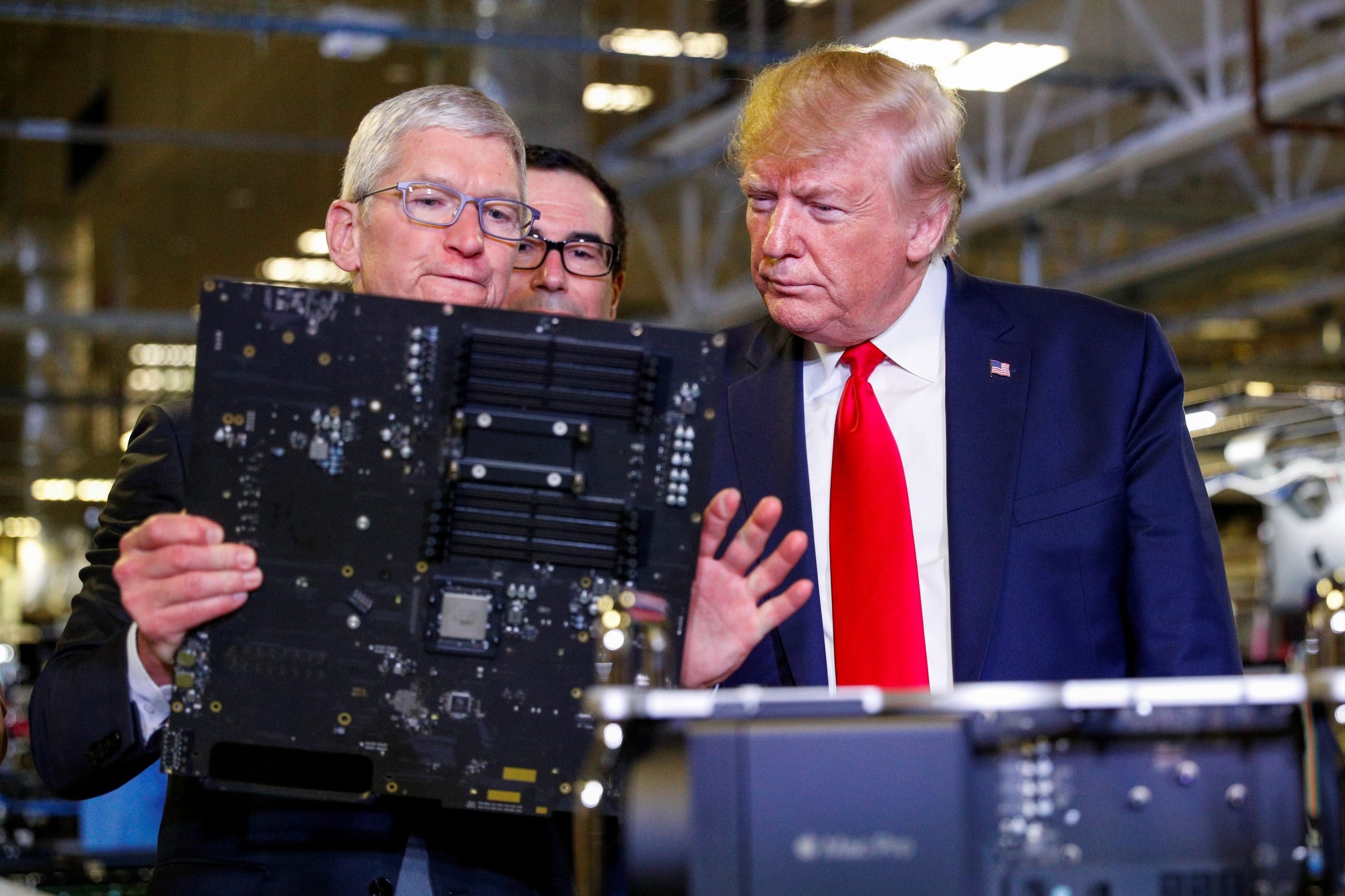 trump-diz-que-apple-fara-chips-nos-eua-em-parceria-com-a-intel